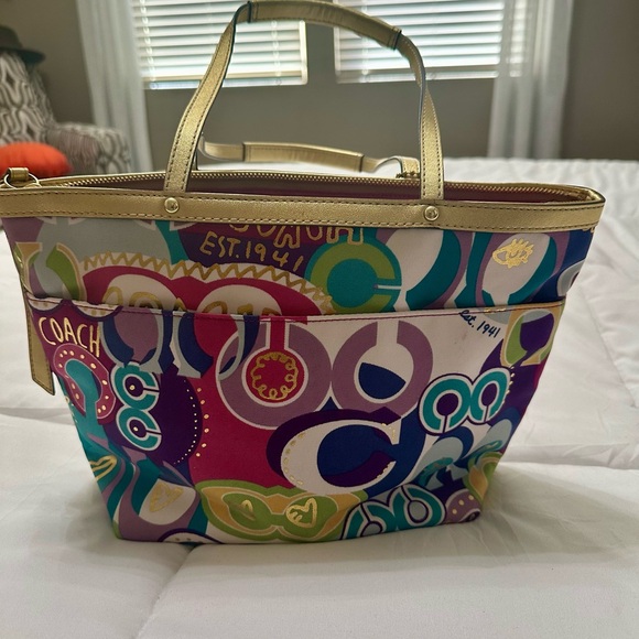 Coach Poppy Tote - Picture 3 of 3
